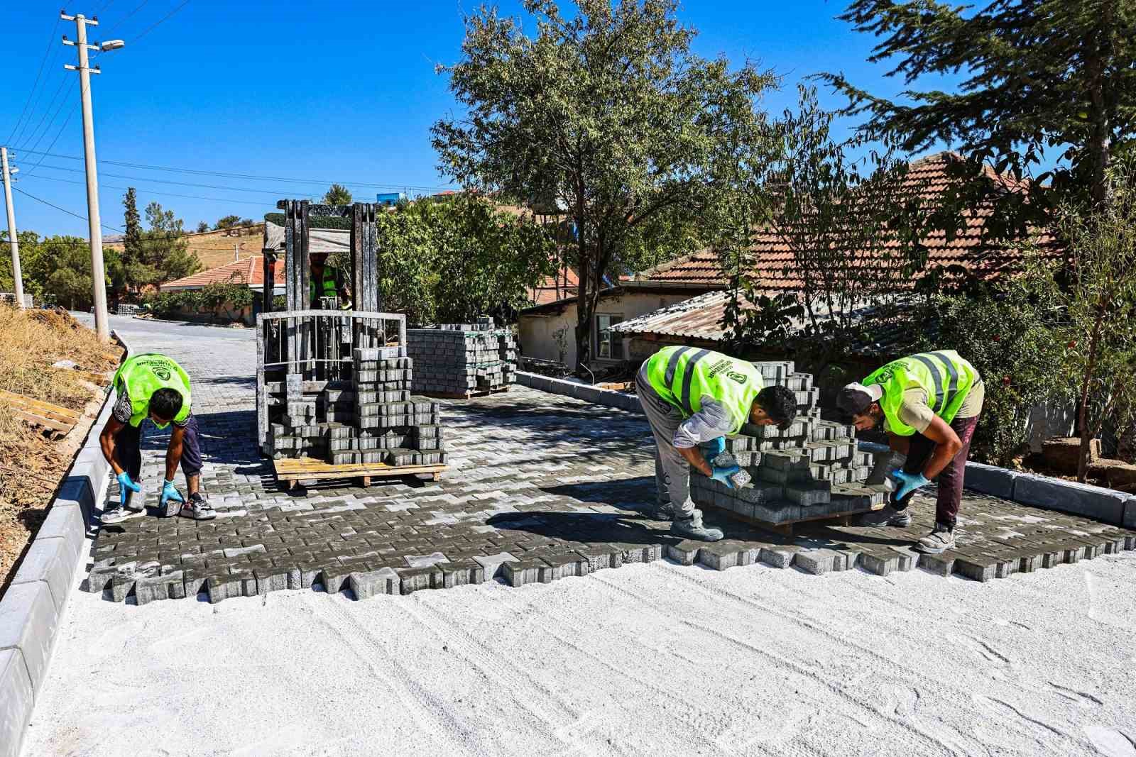 Denizli B&uuml;y&uuml;kşehirde hedef 1 milyon metrekare beton parke taşı
