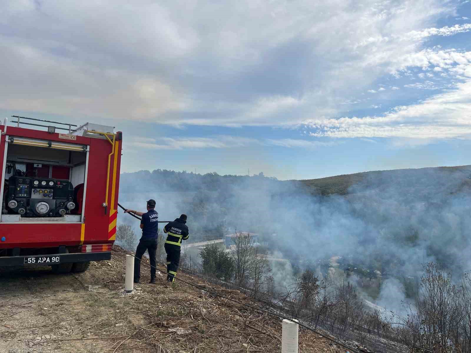 Samsun’da örtü yangını korkuttu
