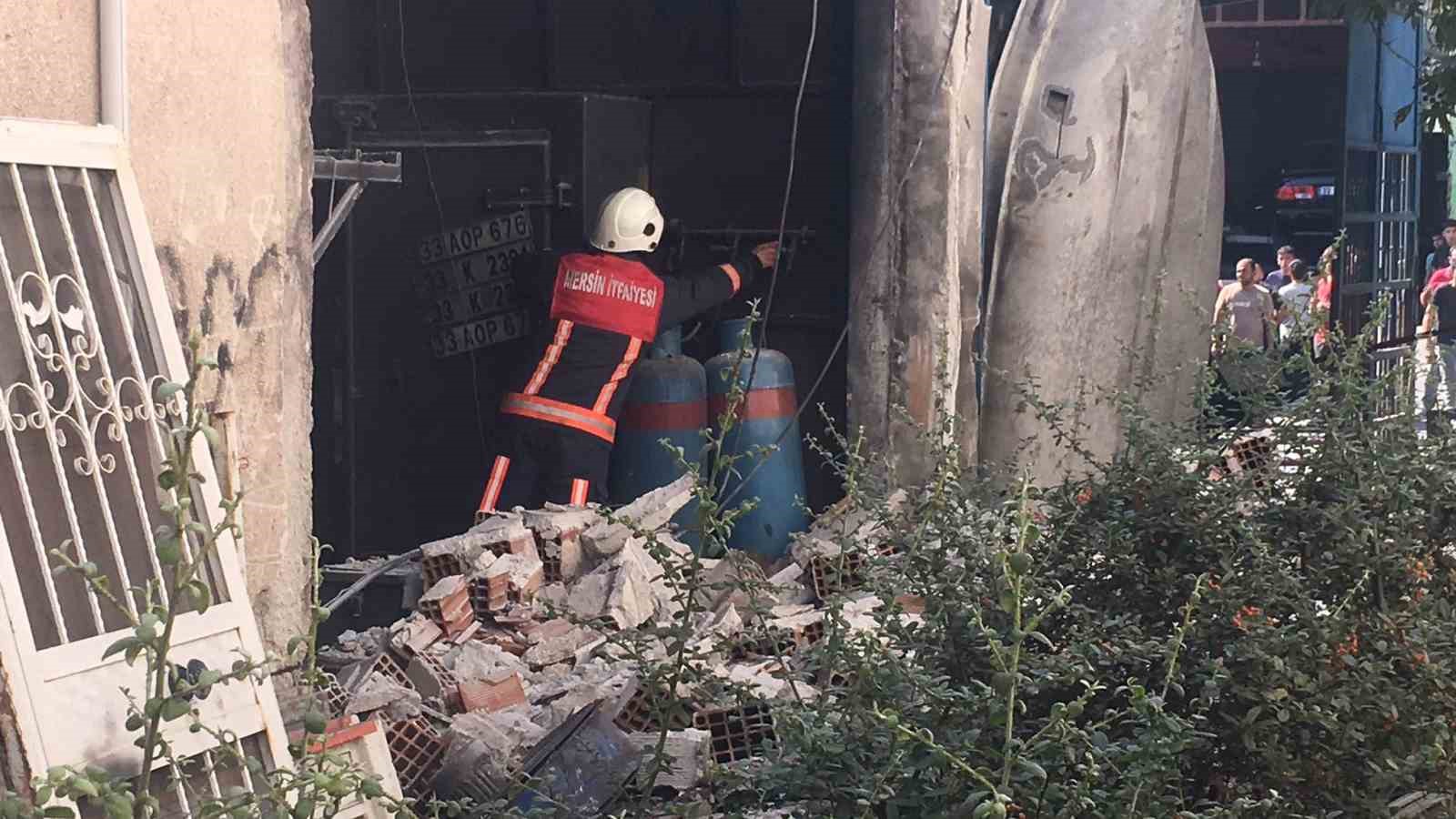 Mersin’de boya atölyesinde patlama: 1’i ağır 3 yaralı
