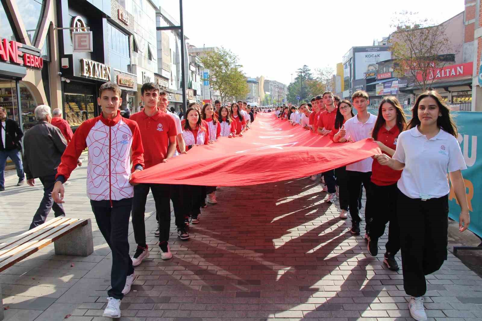 Düzce’de Amatör Spor Haftası yürüyüşle başladı