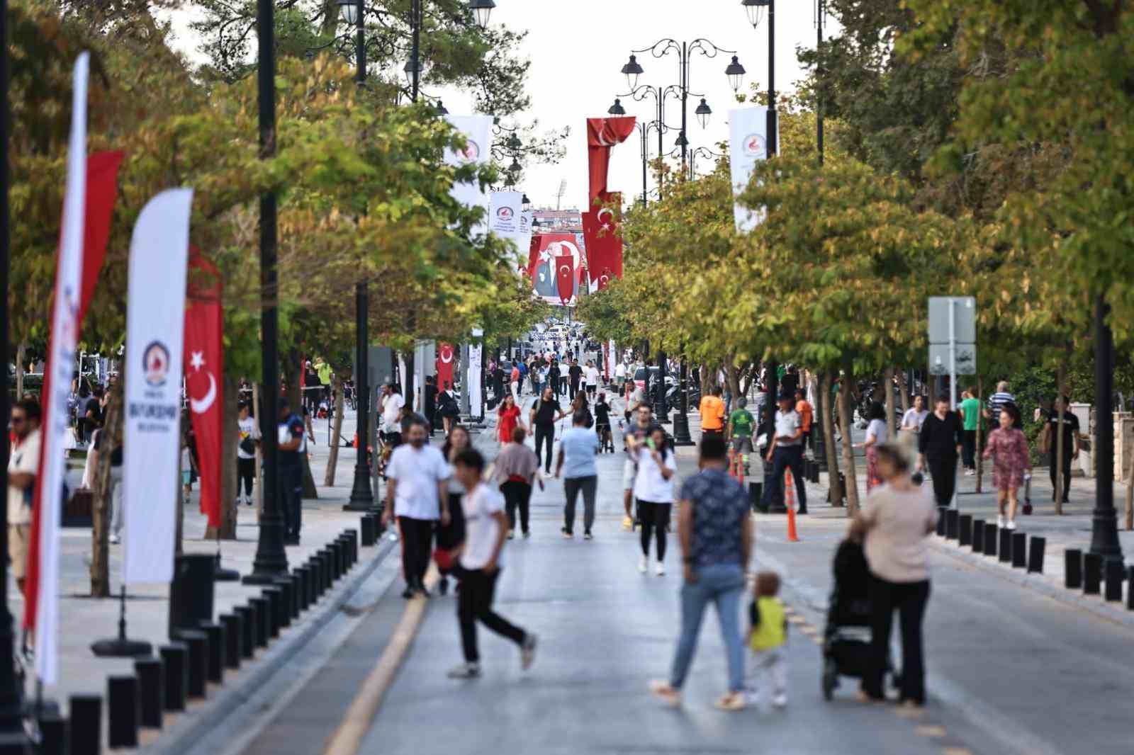 Çamlık Bulvarı çocuklar için trafiğe kapatıldı
