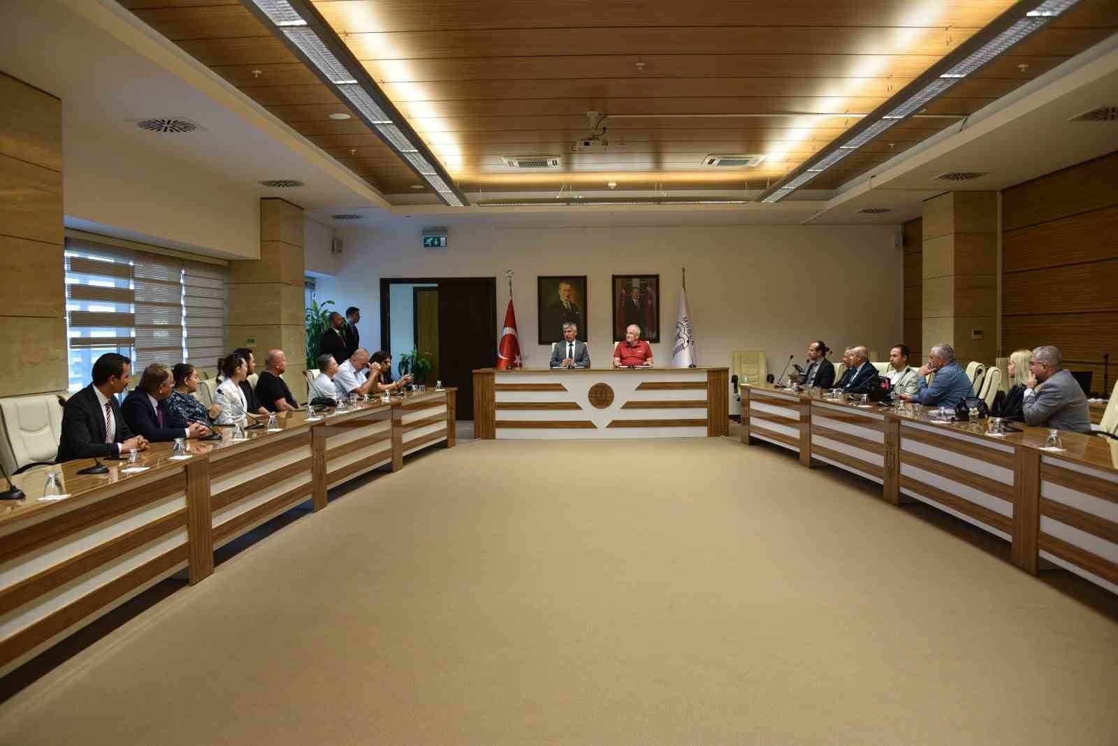 MSK&Uuml;&rsquo;de imzalar 26. Ulusal Biyoloji Kongresi i&ccedil;in atıldı
