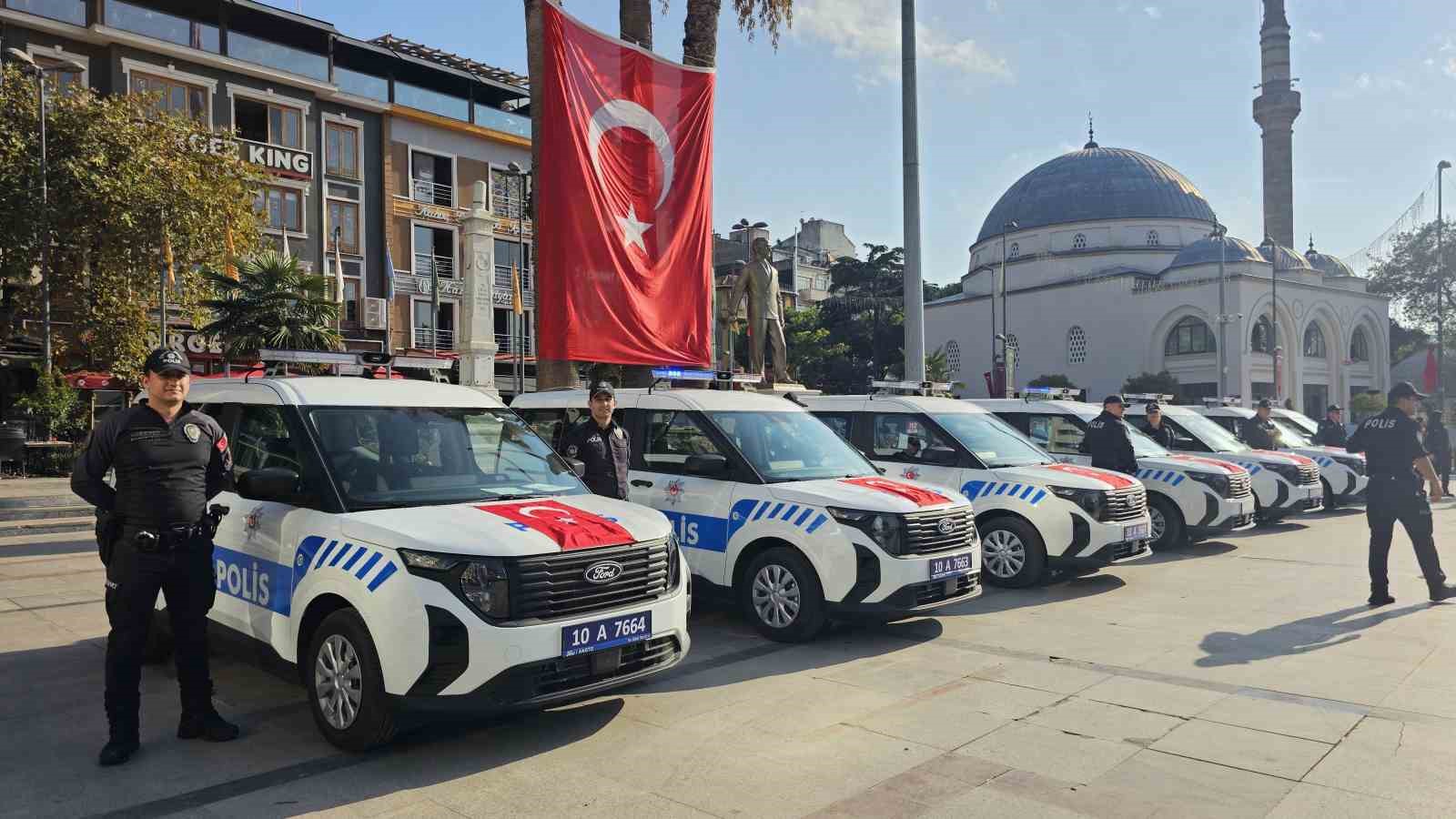 Bandırma&rsquo;ya 27 yeni polis aracı tahsis edildi
