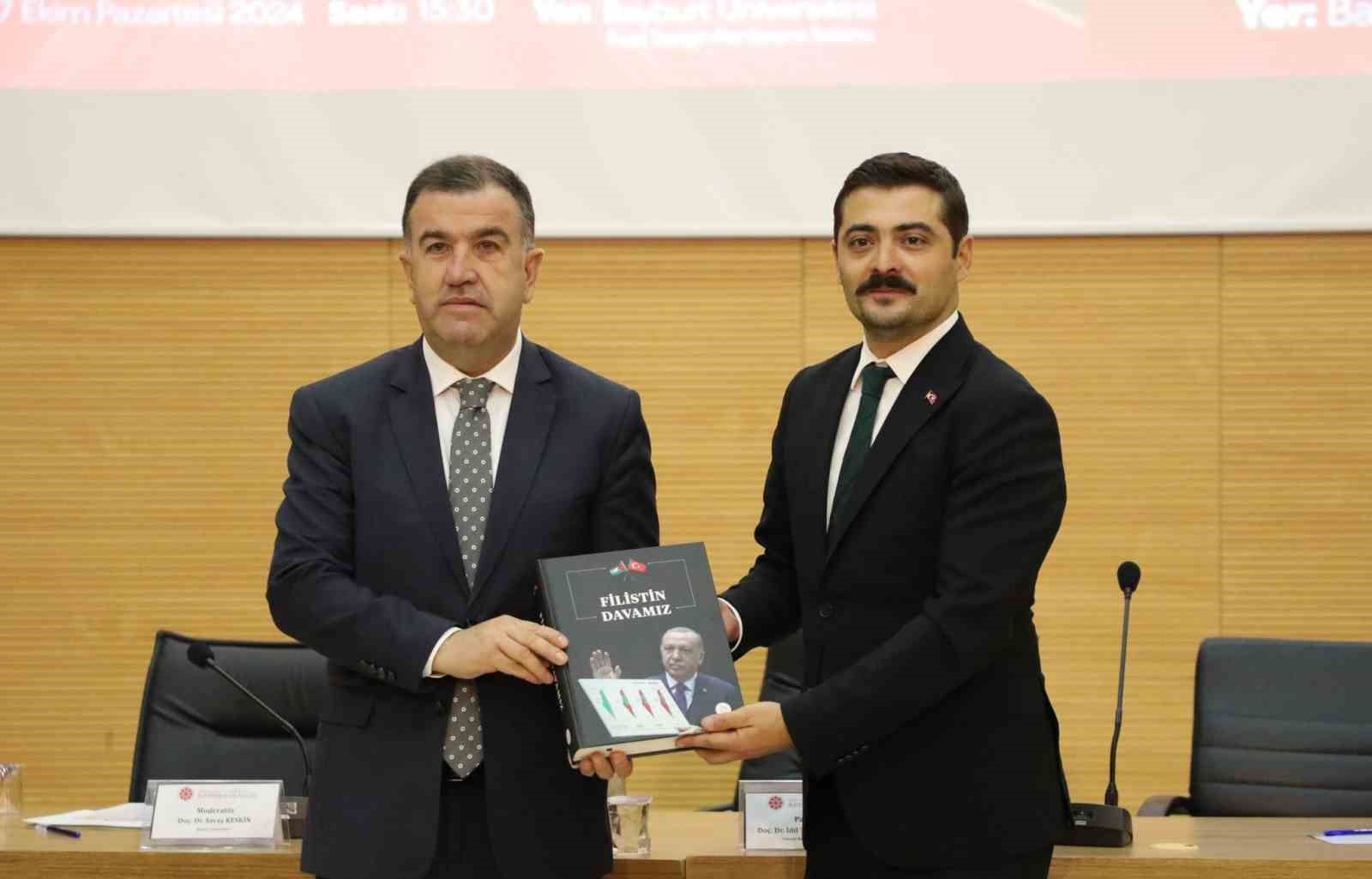 Bayburt’ta ’Filistin Mücadelesinde Türkiye’nin Kamu Diplomasisi’ konulu panel düzenledi
