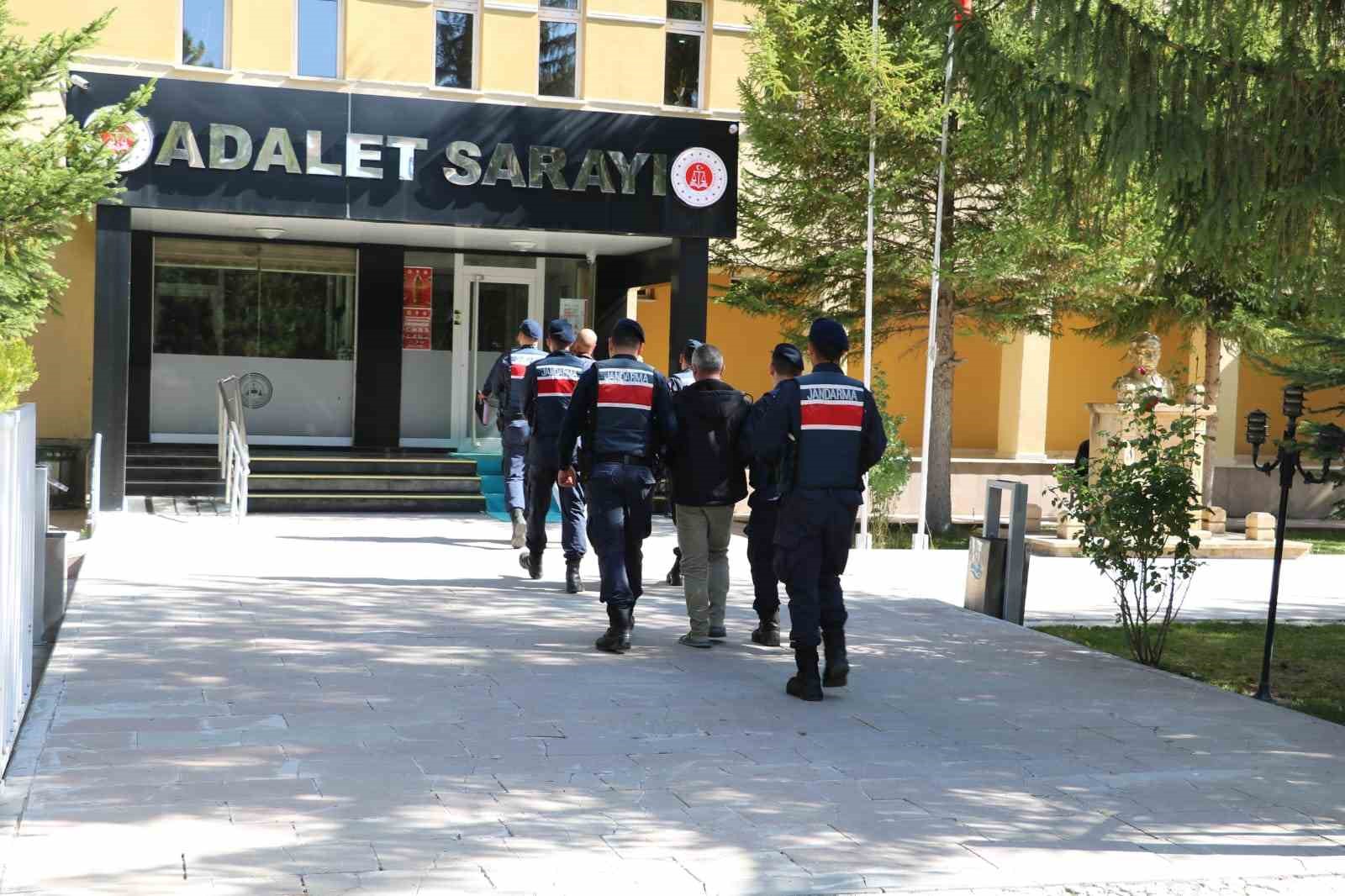 Bayburt’ta uyuşturucu operasyonu: 3 gözaltı