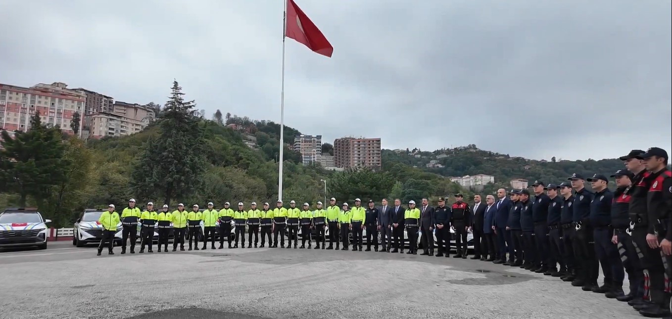 Zonguldak Emniyet Müdürlüğü’ne 16 yeni araç teslim edildi
