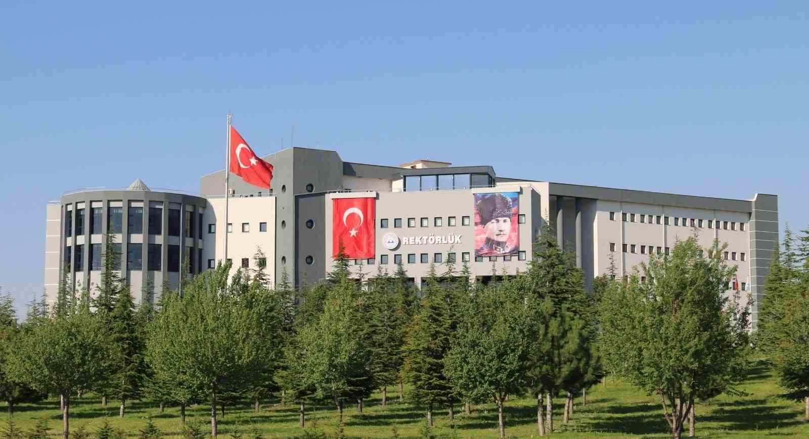 Erciyes Üniversitesi’ne ’Binalarda Enerji Verimliliği Başarı Belgesi’ verildi