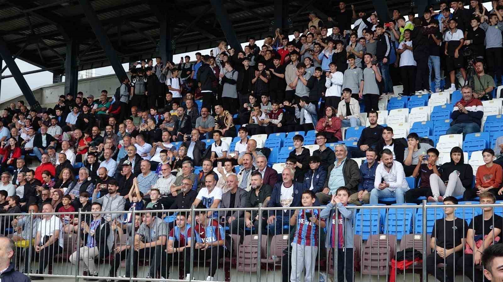 Trabzon’da &quot;Efsanelerle yeniden&quot; futbol turnuvası