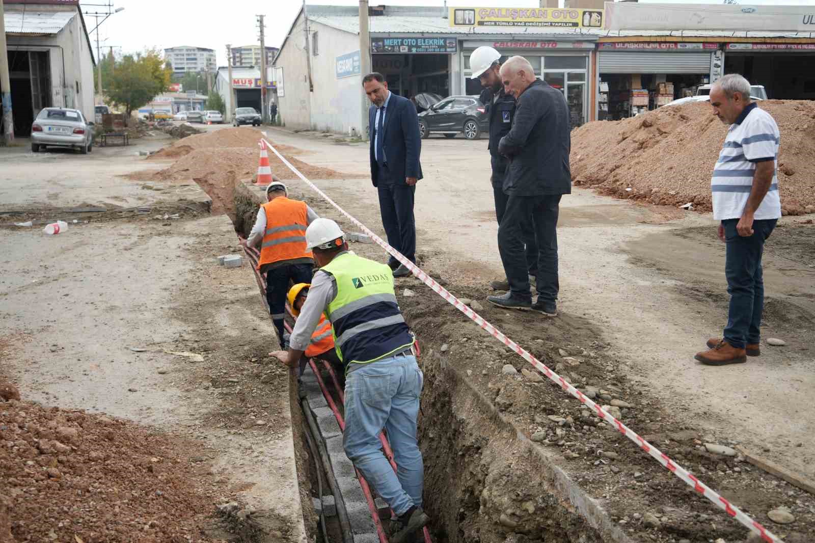 Muş’ta elektrik şebekesi yer altına alındı
