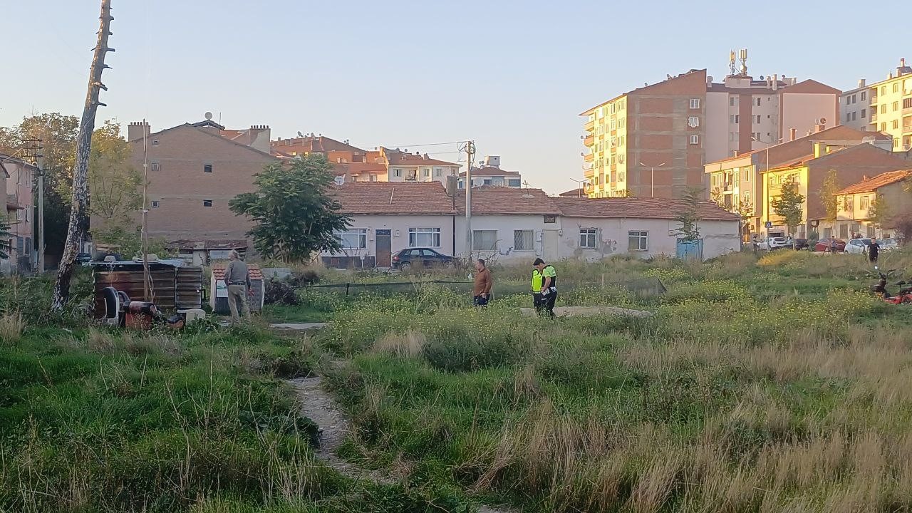 "Geçmiş olsun" dileğini ilettiğini husumetlisini ayağından vurdu
