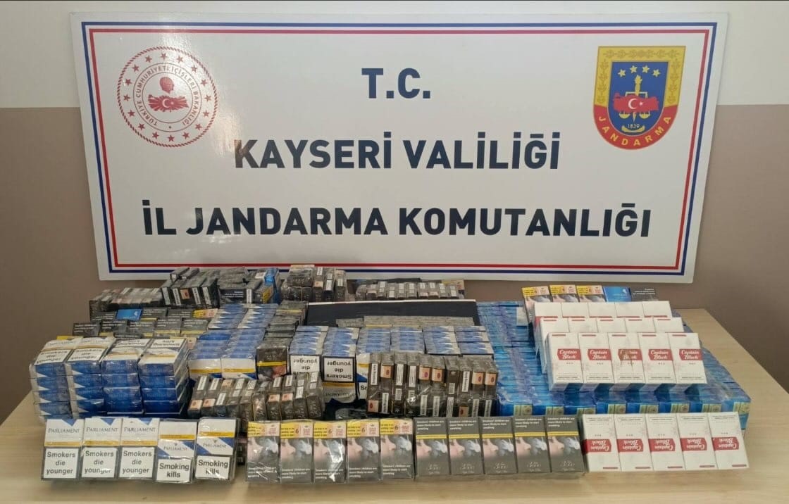 Yol kontrolü yapılan kamyonda 640 paket kaçak sigara bulundu