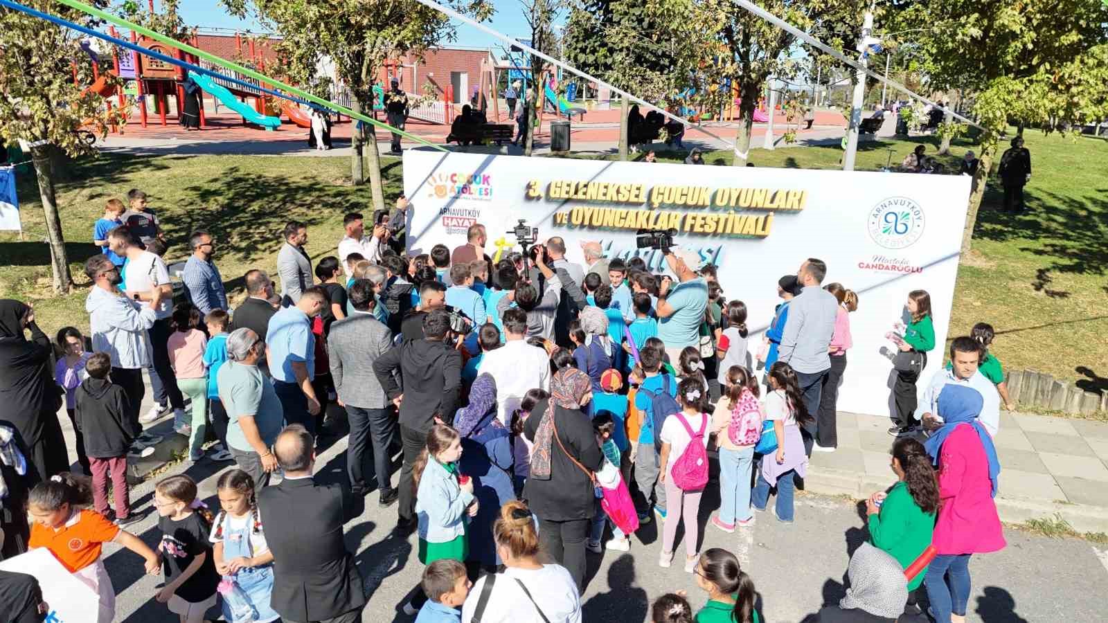 Arnavutköy’de Geleneksel Oyun ve Oyuncaklar festivali renkli görüntüler oluşturdu