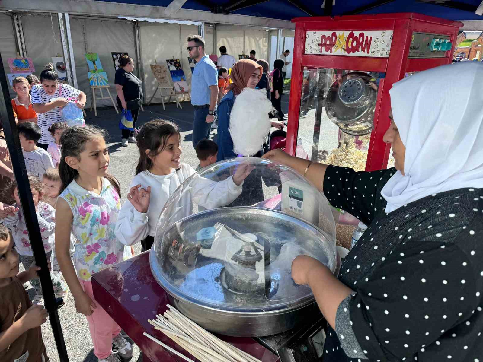 Arnavutköy’de Geleneksel Oyun ve Oyuncaklar festivali renkli görüntüler oluşturdu
