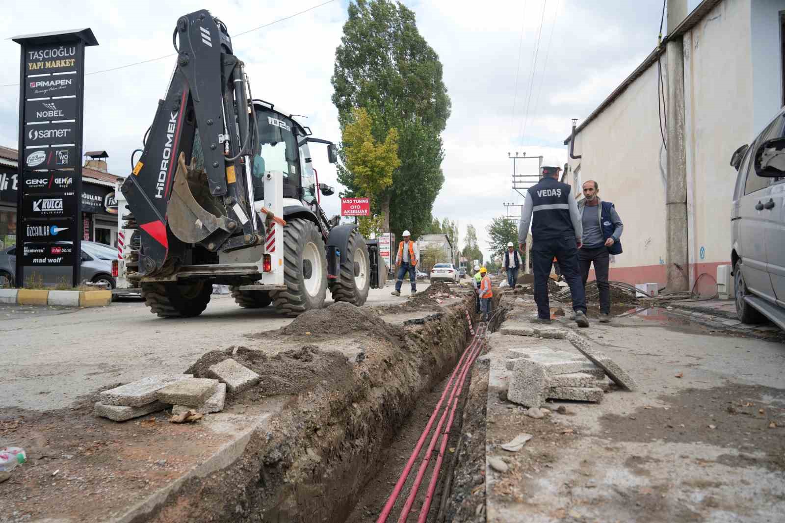 Muş’ta elektrik şebekesi yer altına alındı