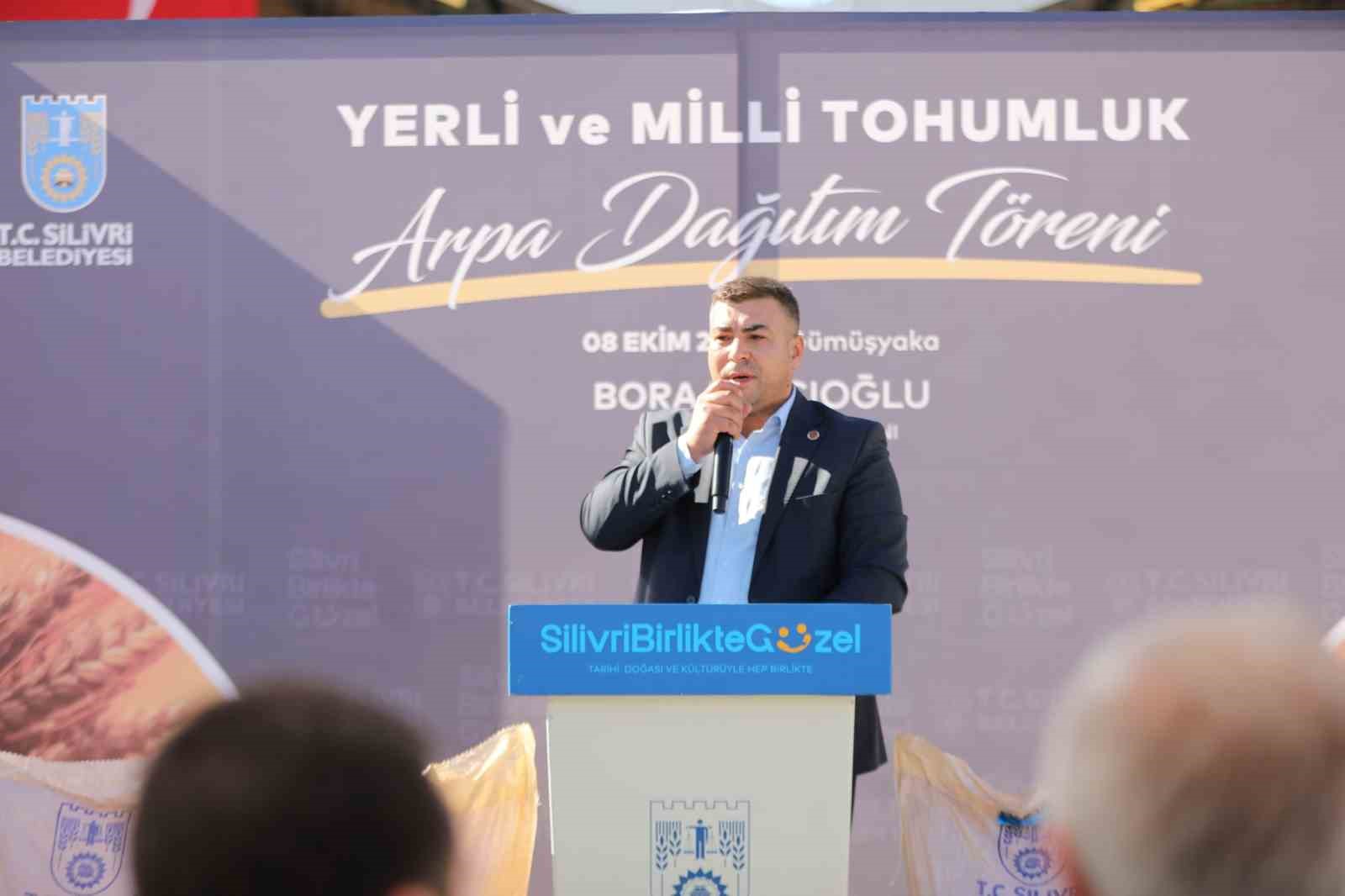 Silivri Belediyesi &ccedil;ift&ccedil;ilere tohumluk arpa dağıtımı yaptı
