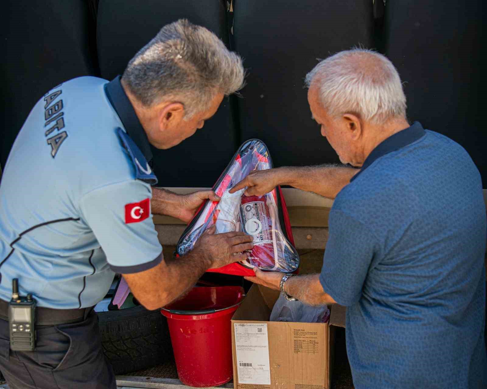 Kuşadası’nda okul servisleri denetlendi