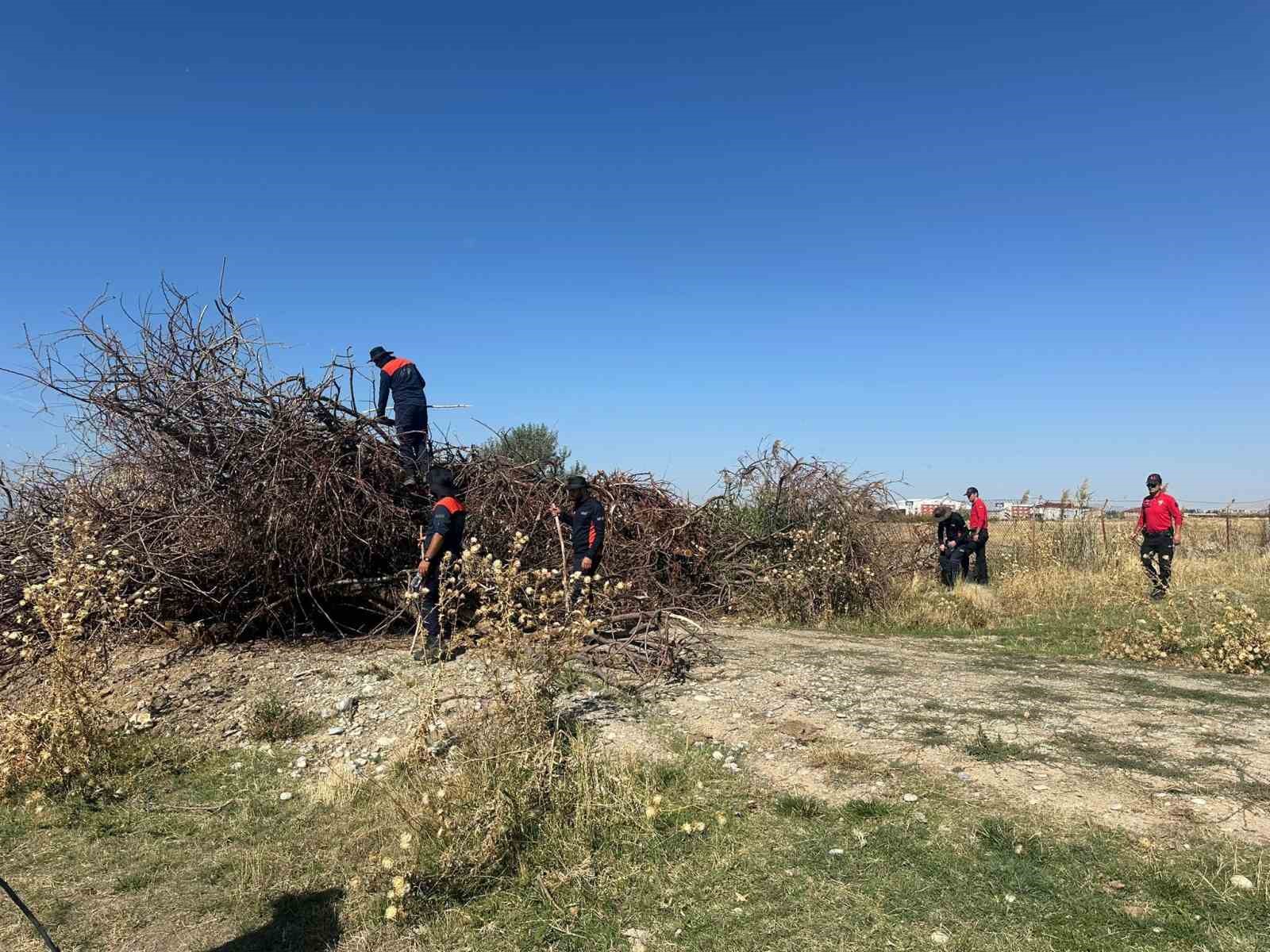 Van’da kaybolan Rojin için aramalar metruk yerlerde yoğunlaştı