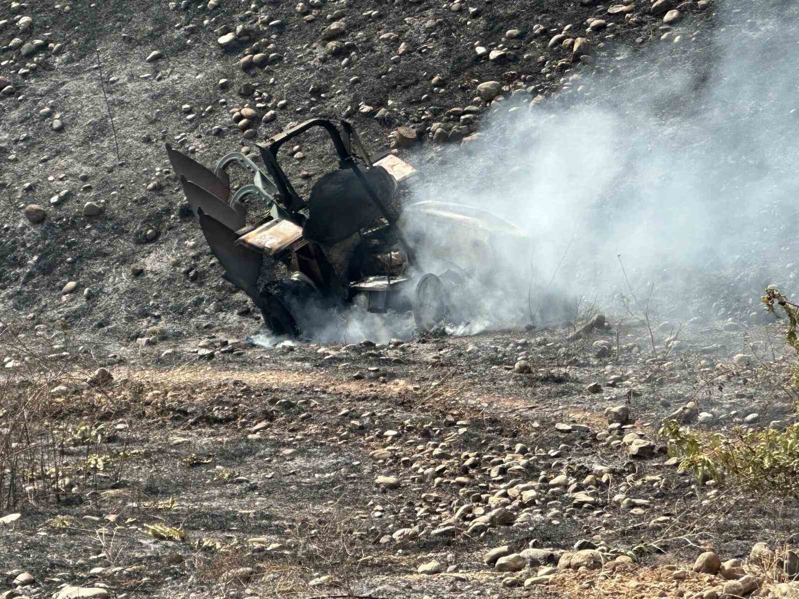 Devrilen traktörün altında kalan sürücü hayatını kaybetti
