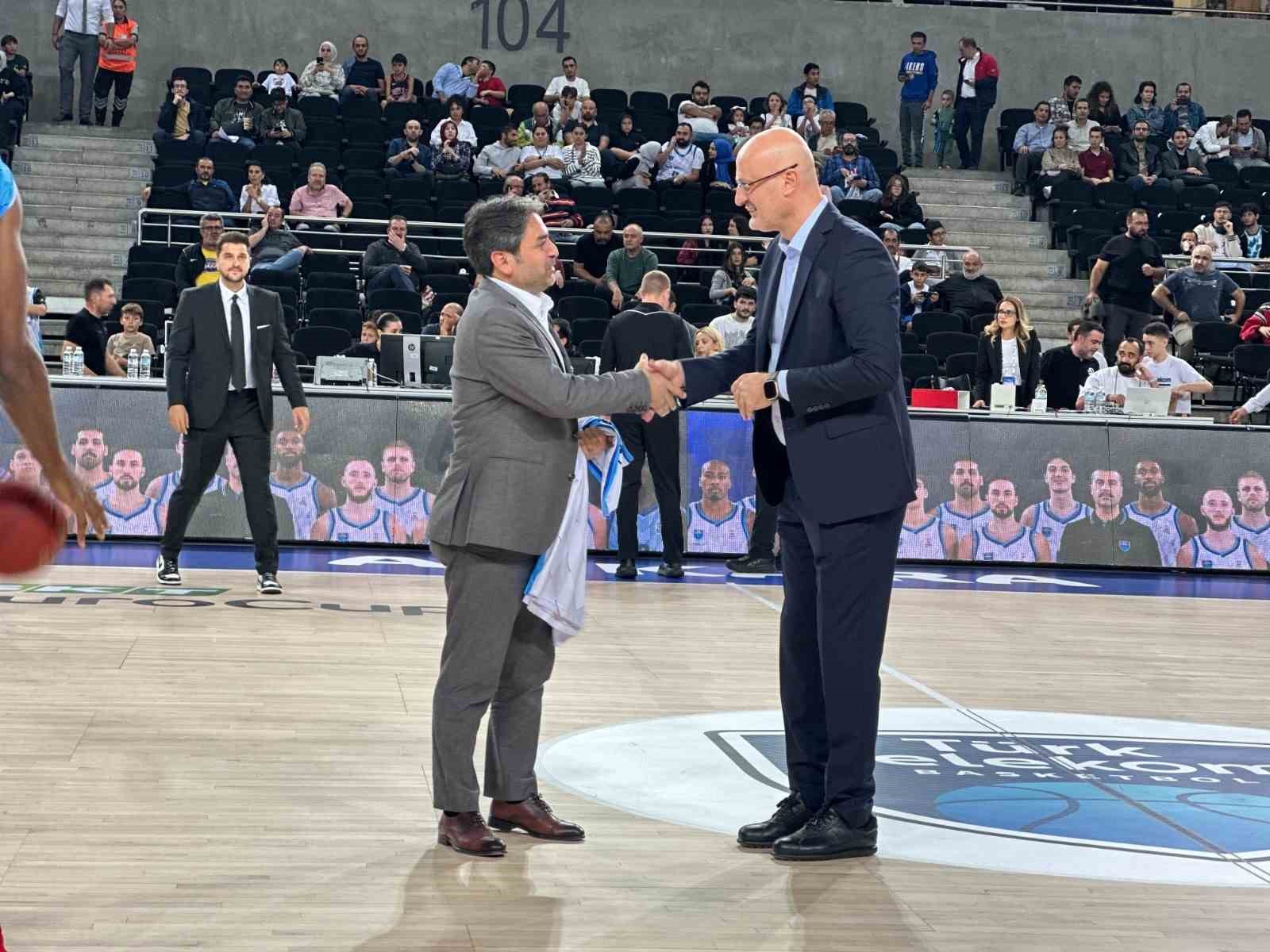 Türk Telekom Basketbol Takımı’na takviye gıda sponsoru
