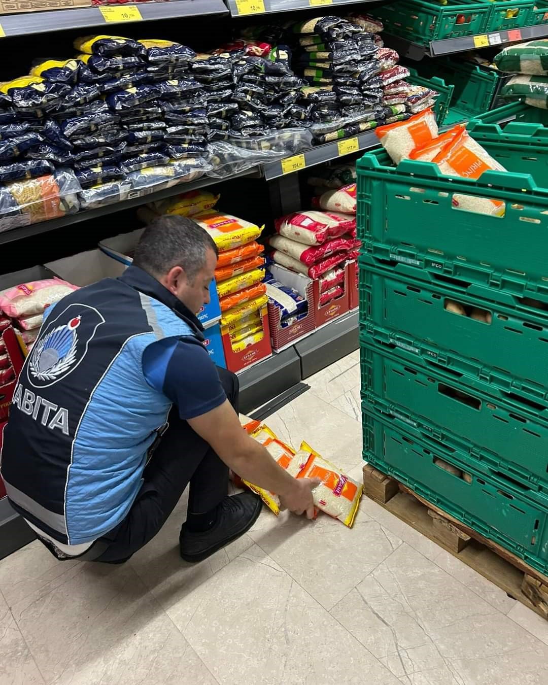 Elazığ’da zabıta ekipleri market, fırın ve kasapları denetledi
