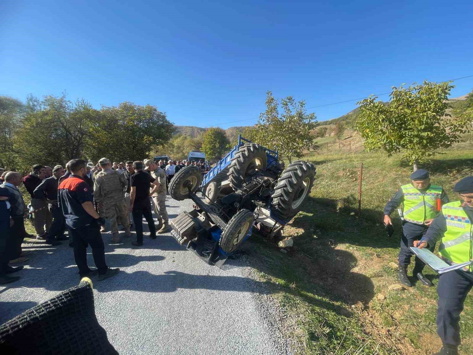 Devrilen traktörün altında kalan sürücü hayatını kaybetti
