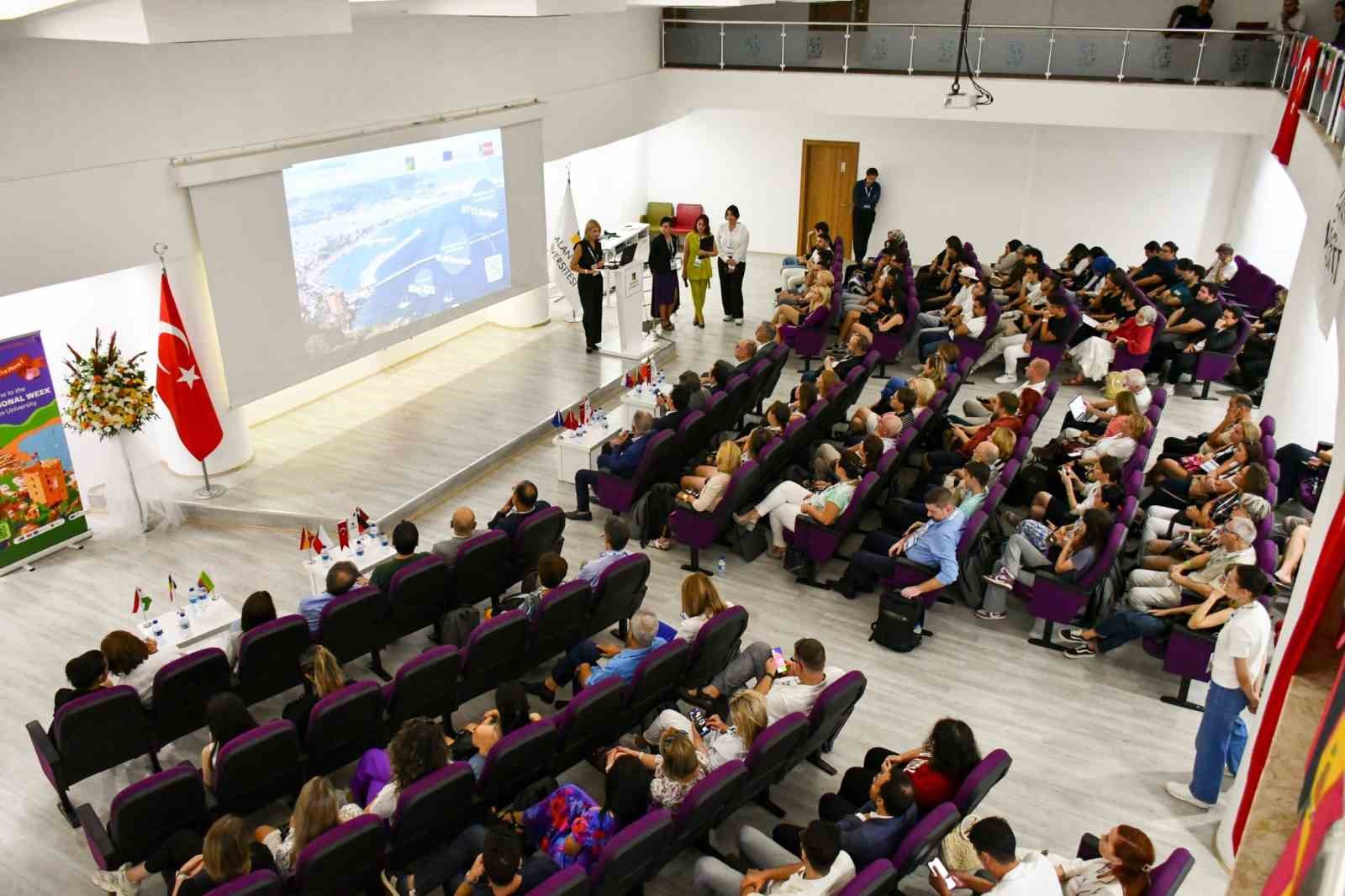 Alanya Üniversitesi’nde "Moving Forward 3rd International Week" coşkusu
