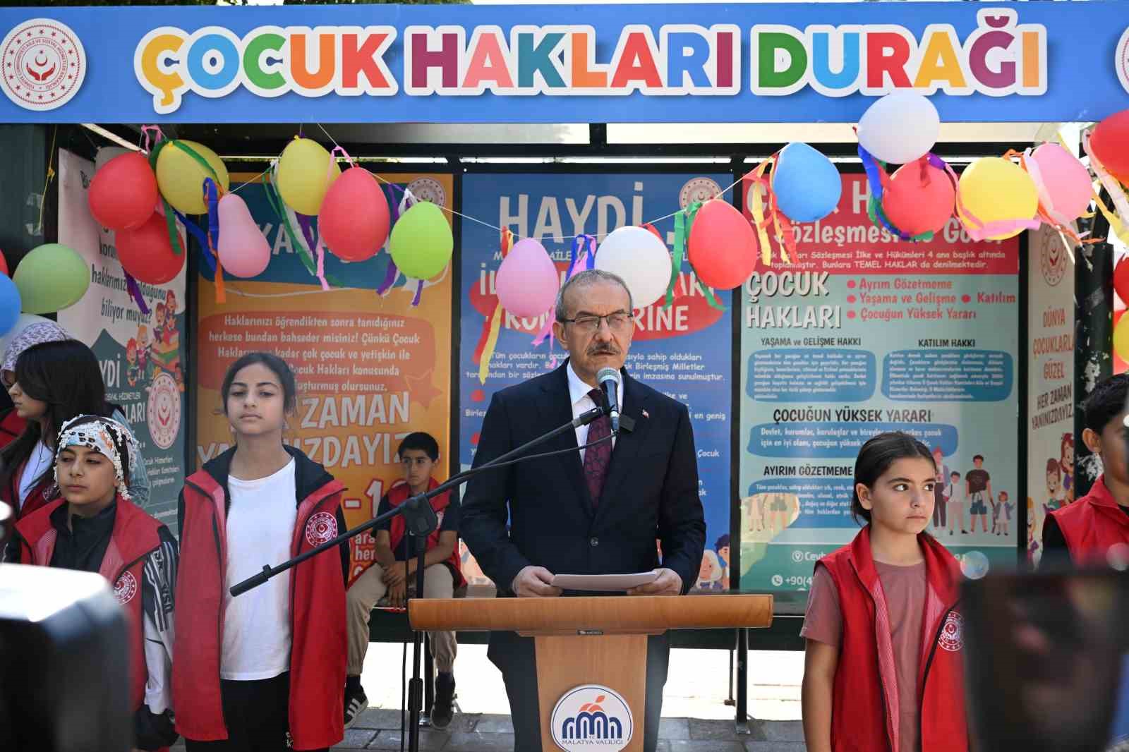 Malatya&rsquo;da "&Ccedil;ocuk Hakları Durağı" etkinliğiyle farkındalık artırıldı
