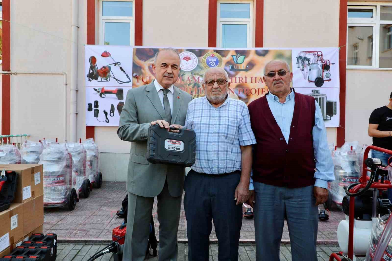 Ordu&rsquo;da &uuml;reticilere makine ve ekipman desteği
