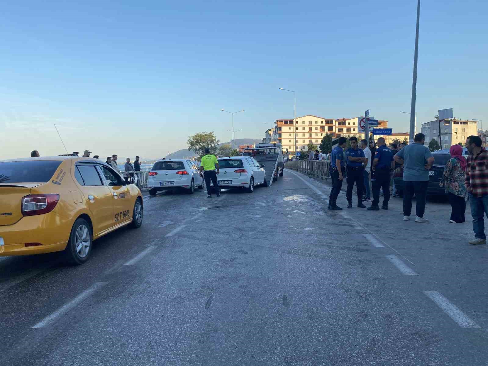 Ordu’da iki otomobil kafa kafaya çarpıştı: 4 yaralı