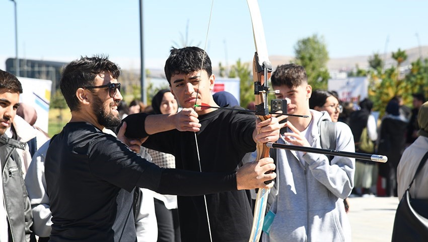 ETÜ kulüp tanıtım festivali ile yeni akademik yıla merhaba dedi
