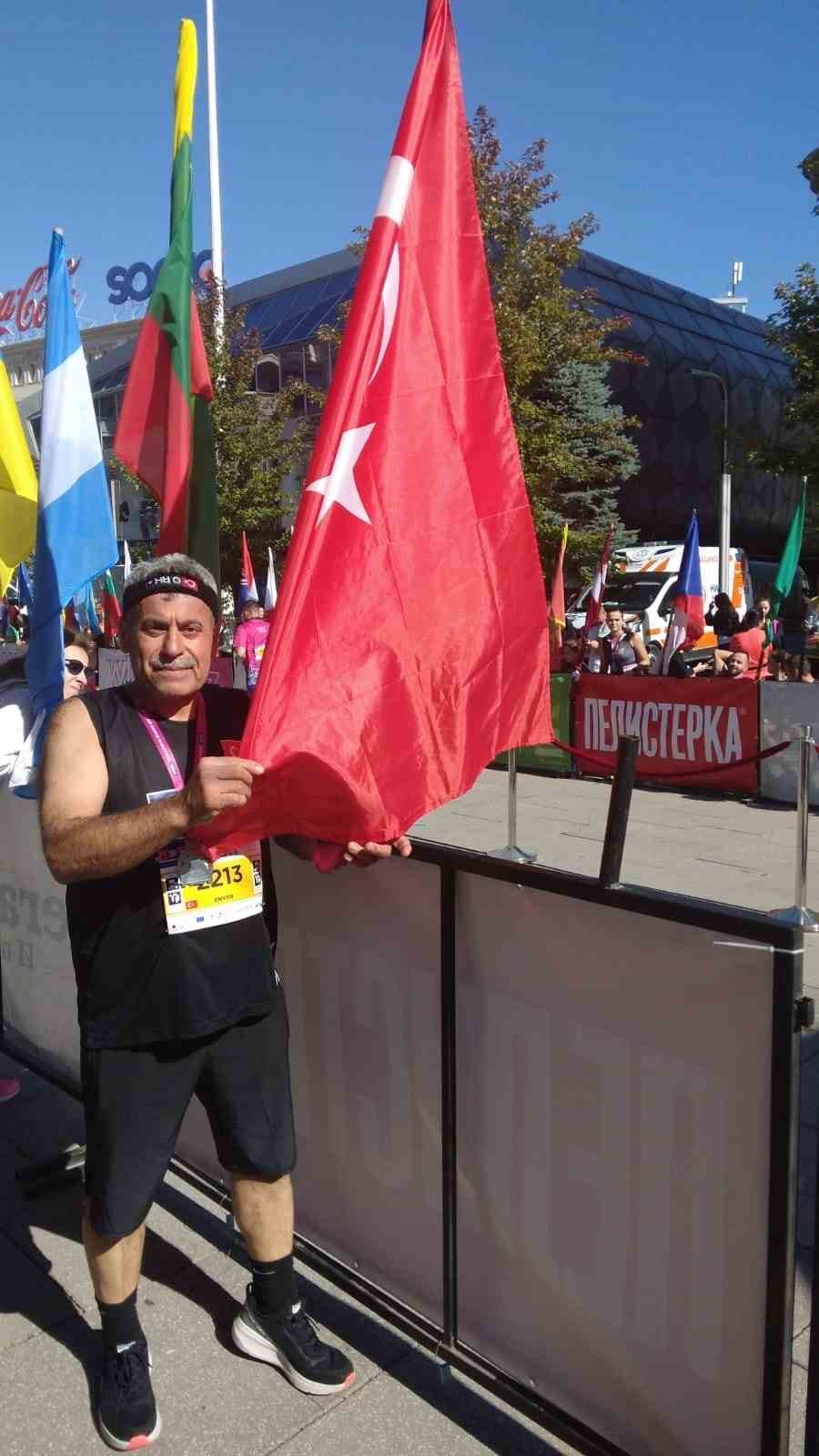 Bursalı esnaf yarı maratonda Türkiye’yi temsil etti