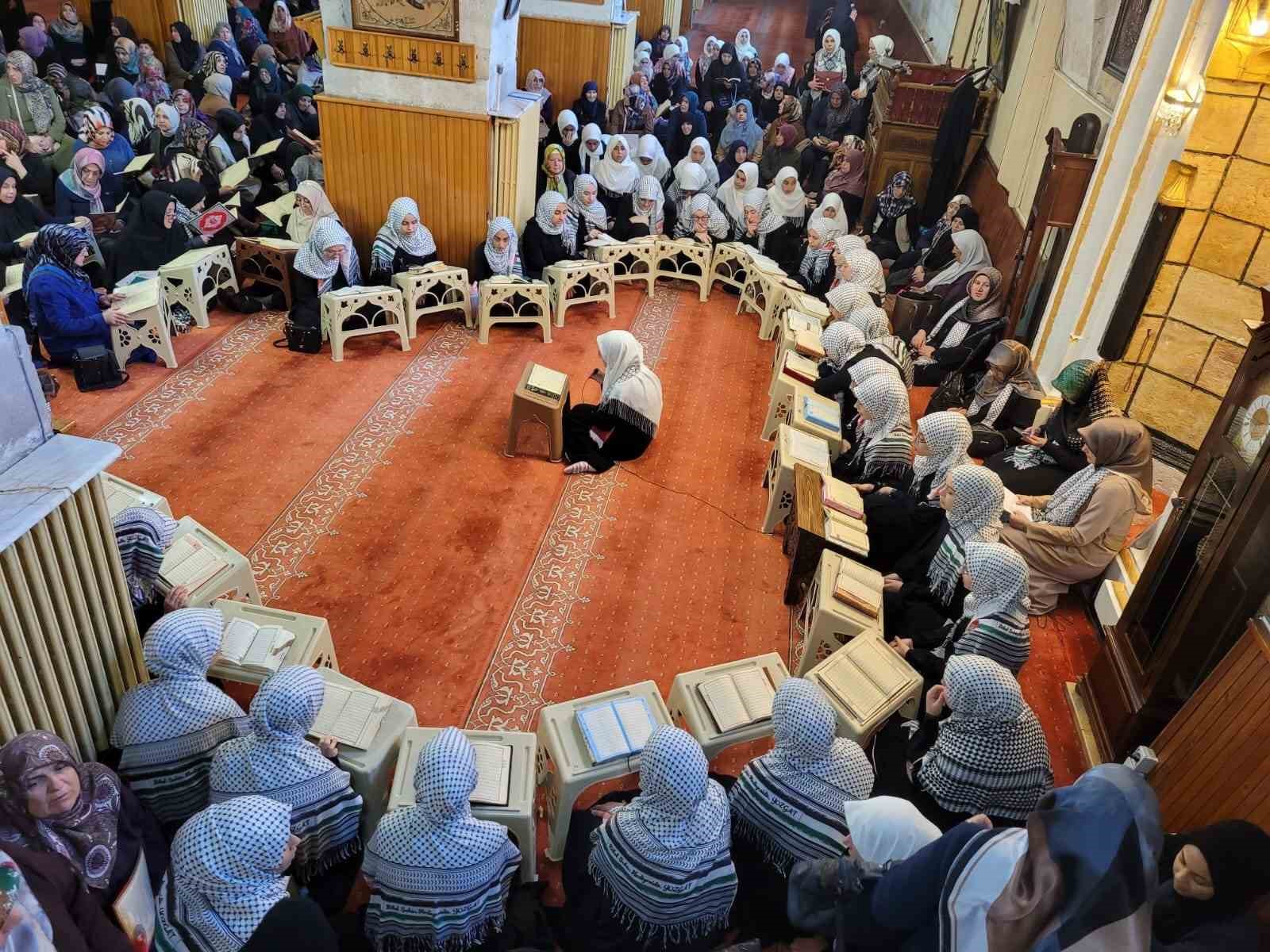 Sivas’ta hafızlık öğrencilerinden hatim programı
