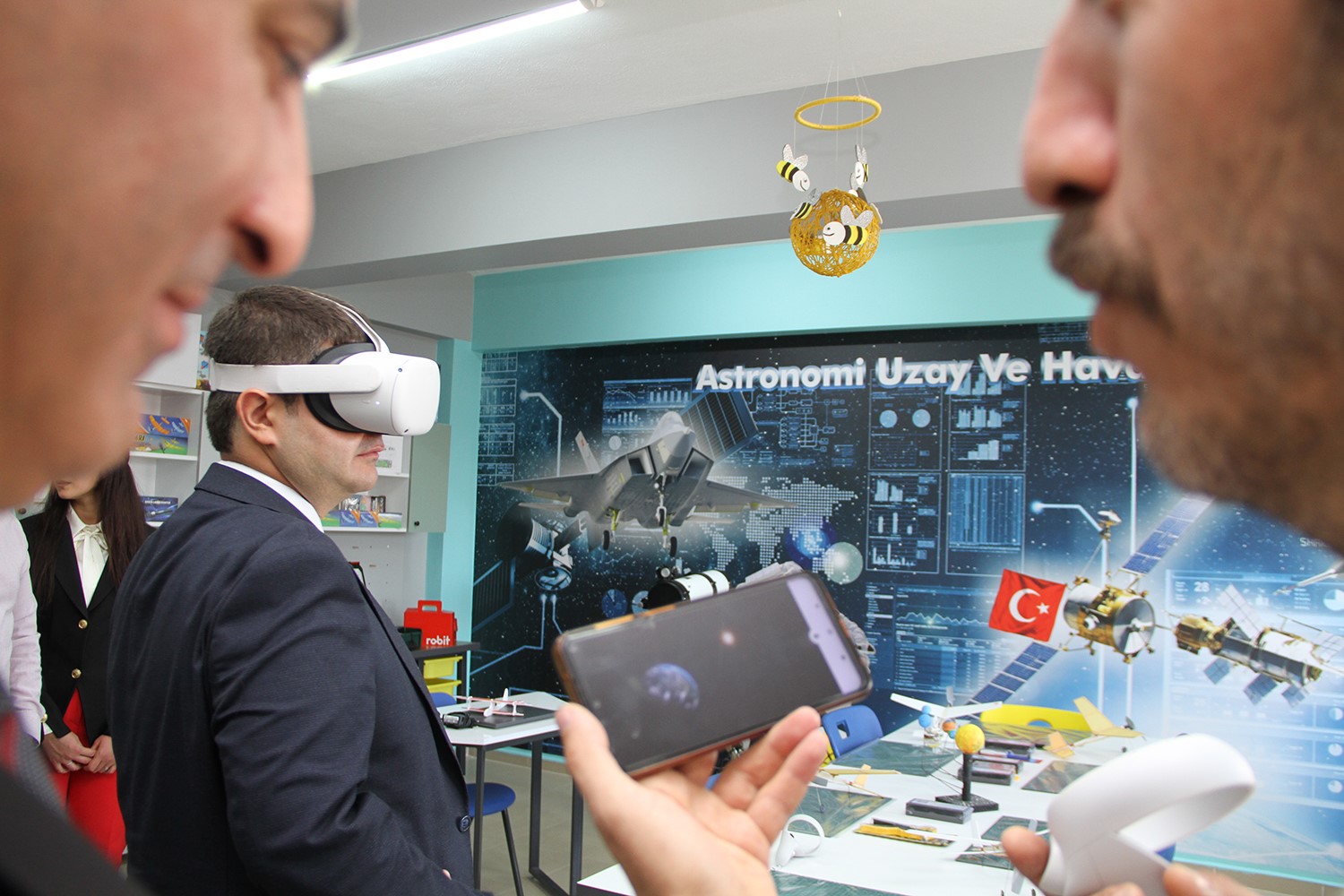 Kula’da geleceğin astronotları Uzay ve Havacılık Atölyesi’nde yetişecek