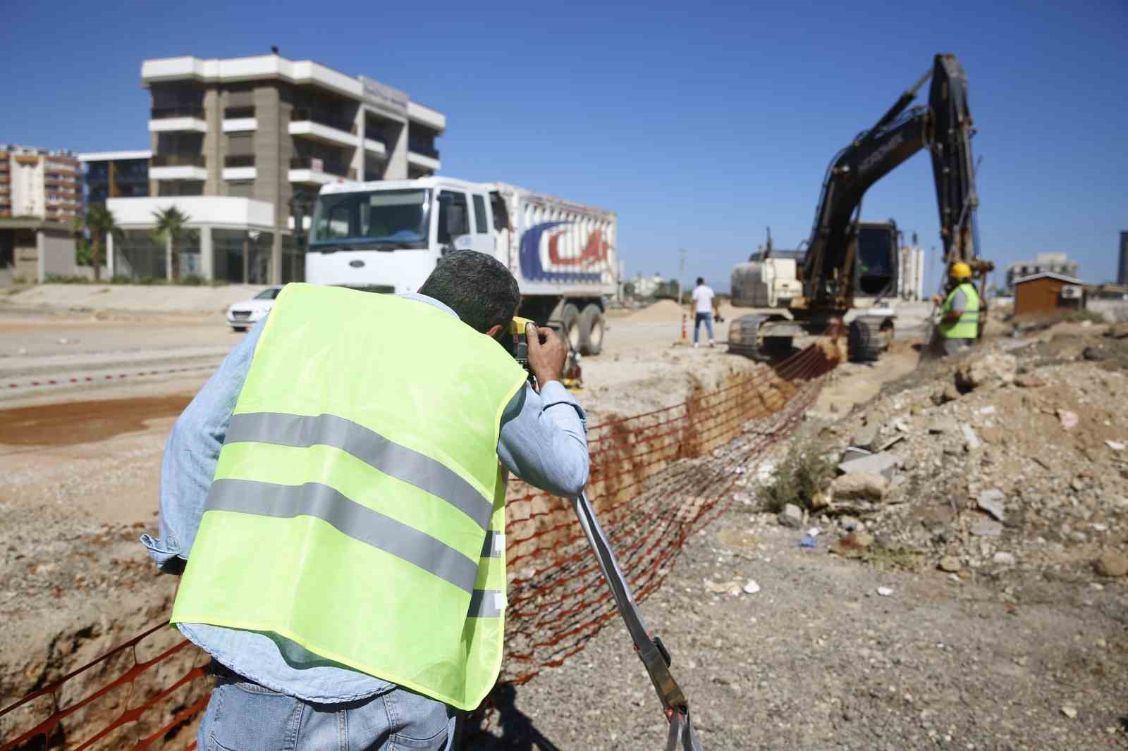 Büyükşehir’den Aksu’da 185 milyonluk altyapı çalışması
