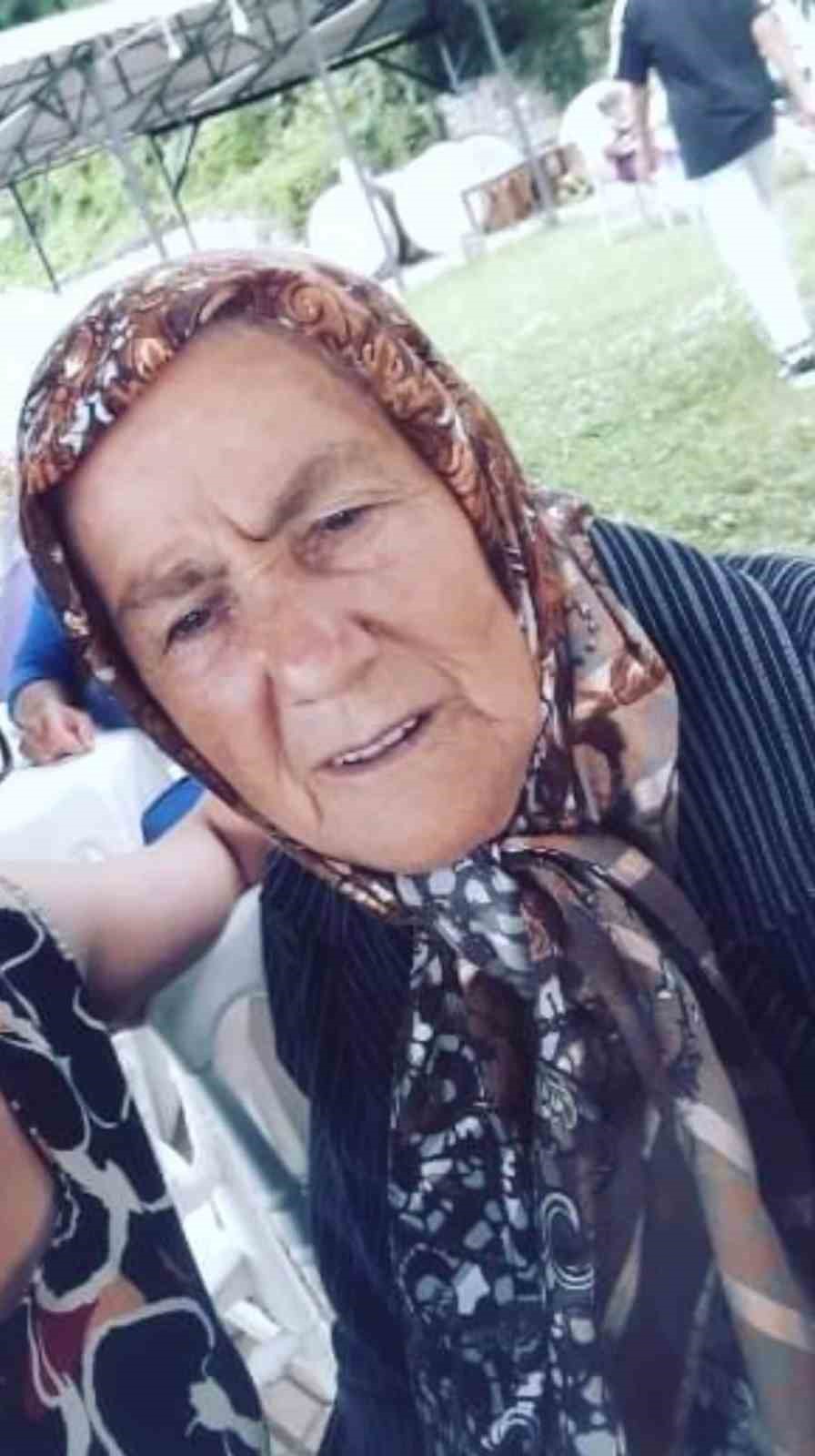 Defne yaprağı toplamak i&ccedil;in gittiği ormanda kaybolan kadını jandarma buldu
