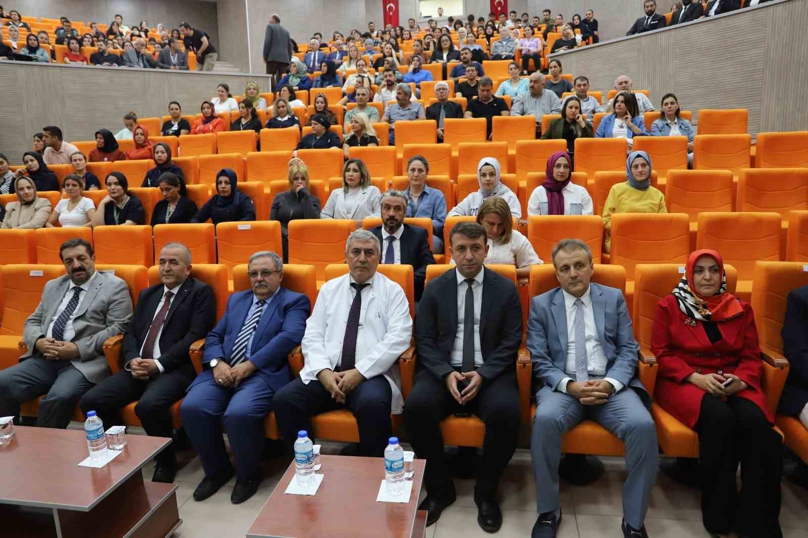 FÜ’de ‘En İyi Narkotik Polisi Anne’ programı düzenlendi