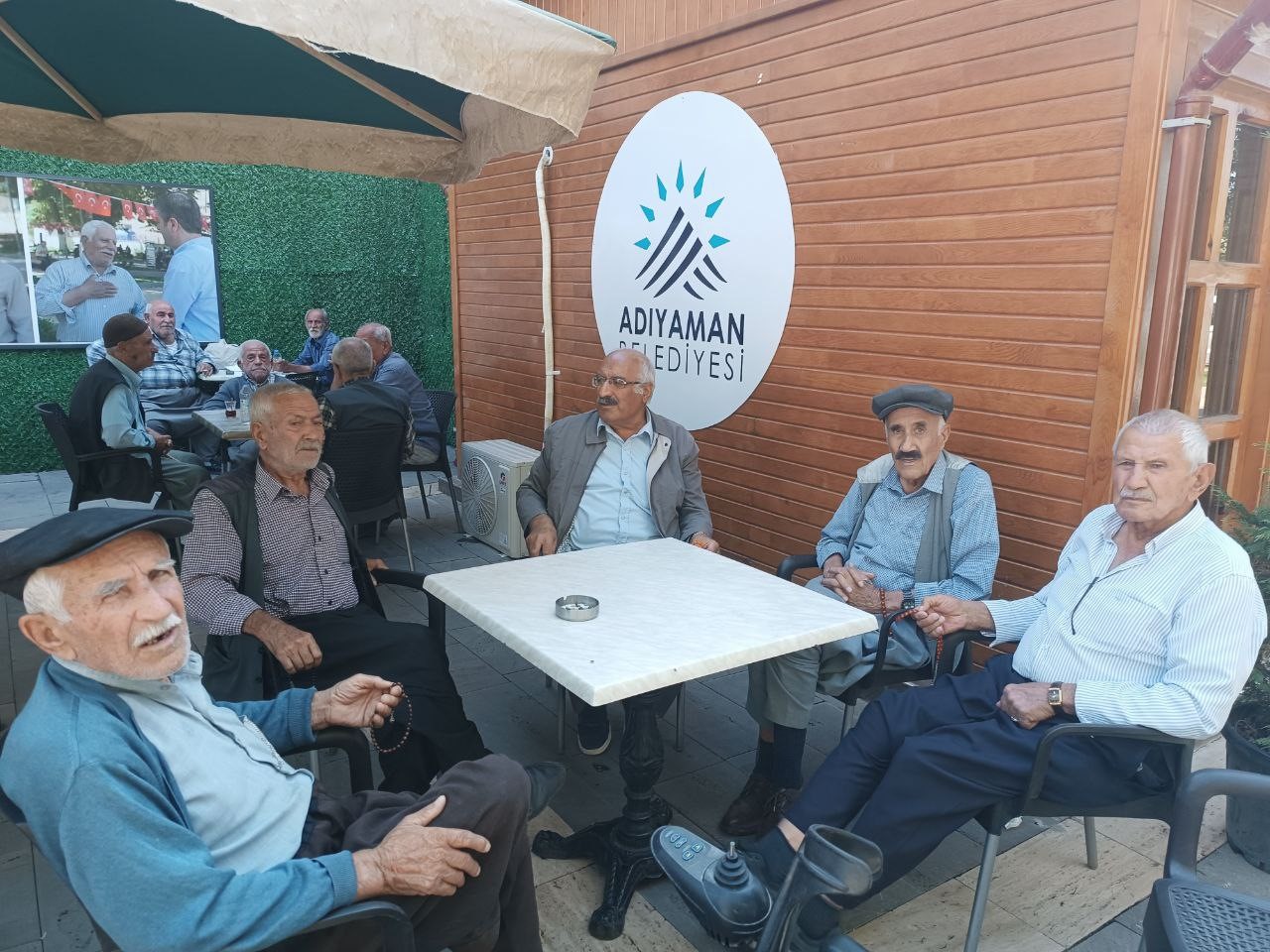 Belediyenin ‘Emekli Çayevi’ büyük ilgi görüyor