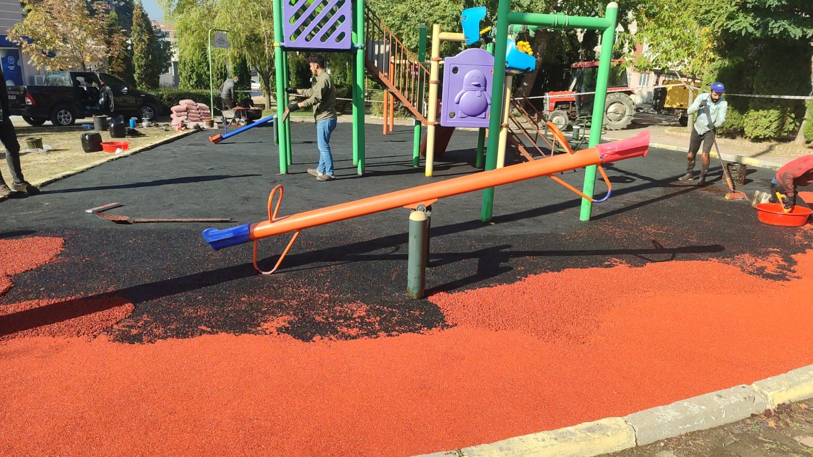 Bozüyük’te parklarda yenileme çalışması