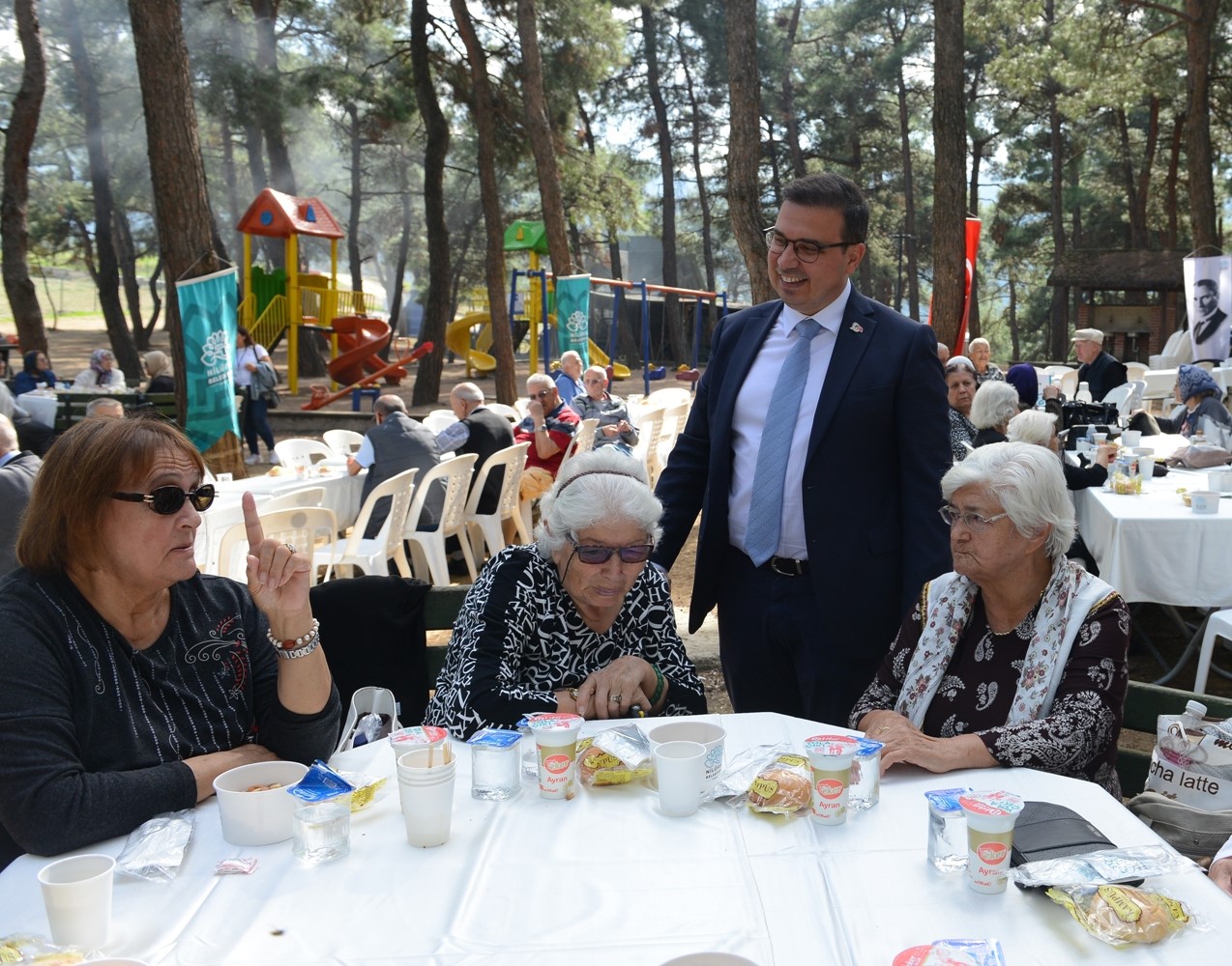 Huzurevi sakinleri yaza  piknikle veda etti
