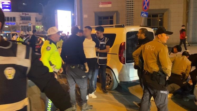 Uygulamadan kaçan alkollü sürücüyü polis havaya ateş açarak yakaladı: O anlar kamerada
