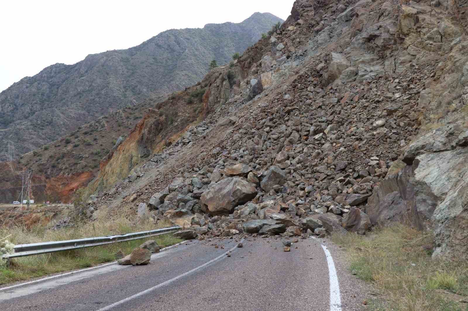 Oltu-Artvin kara yolu 50 gündür kapalı
