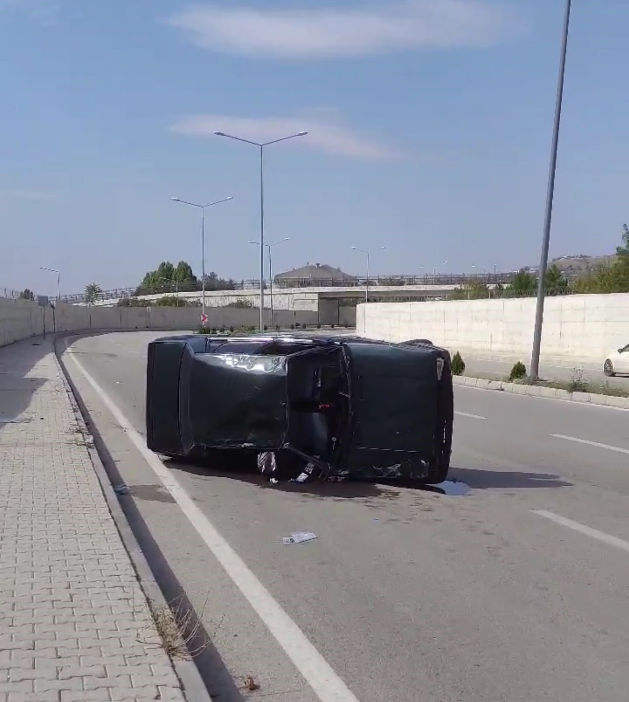 Elazığ’da otomobil takla attı: 1 yaralı