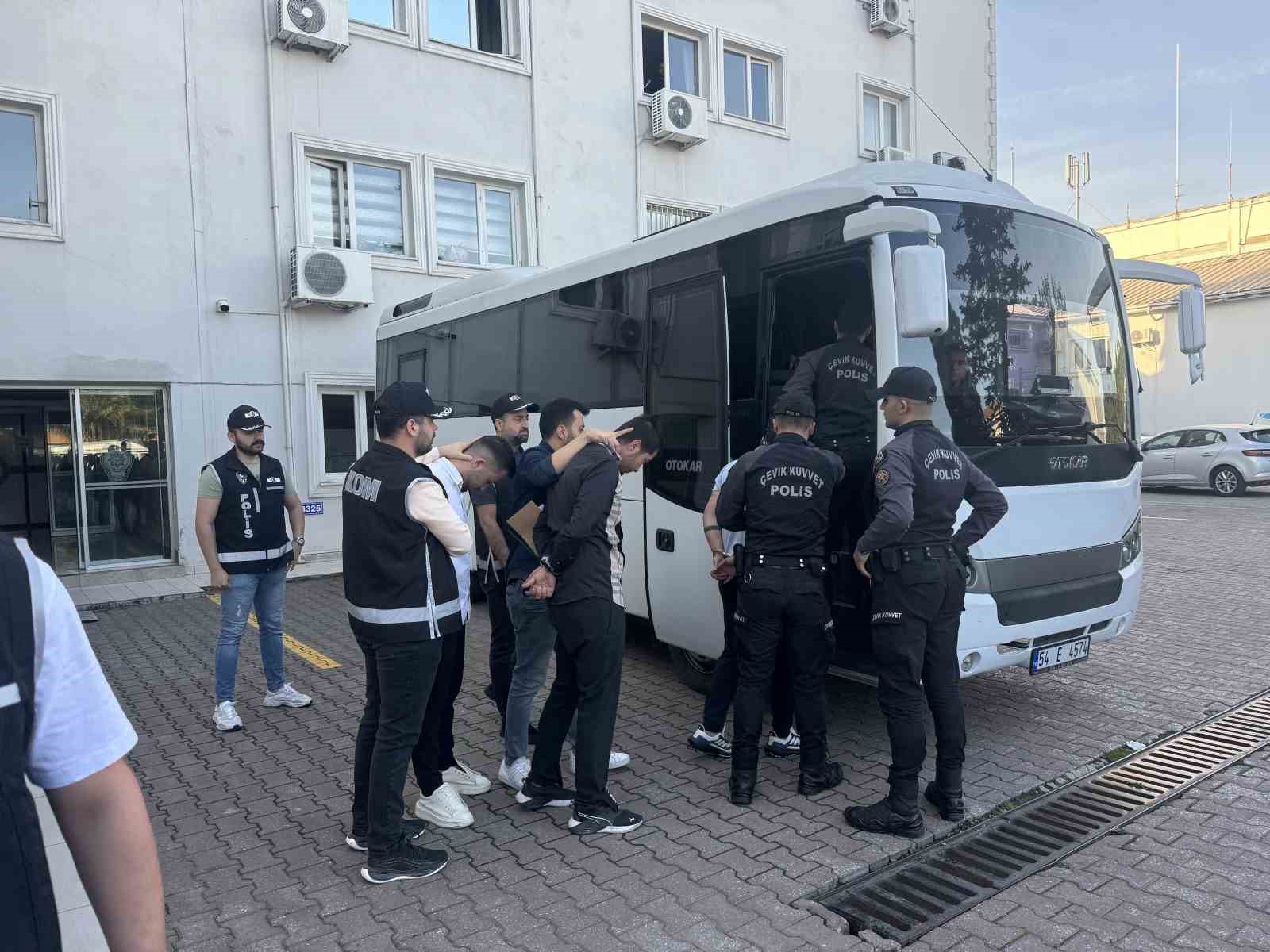 Faizle para verip geri ödemeyenlerin mallarına zorla el koyuyorlardı: 2 tutuklama