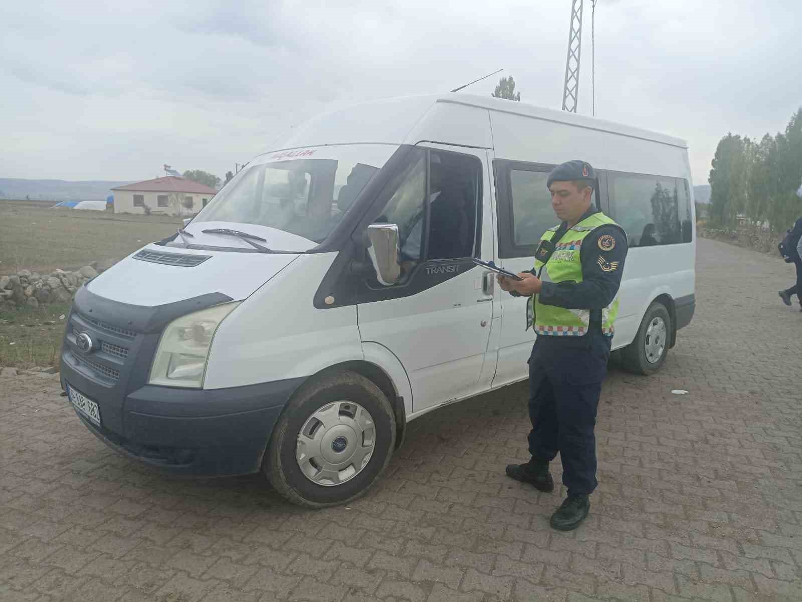 Kars’ta öğrenci servisleri denetleniyor