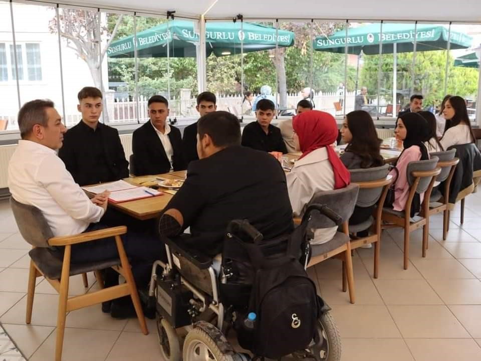 Gen&ccedil; meclis yeni d&ouml;neme g&uuml;&ccedil;l&uuml; başlangı&ccedil; yapacak
