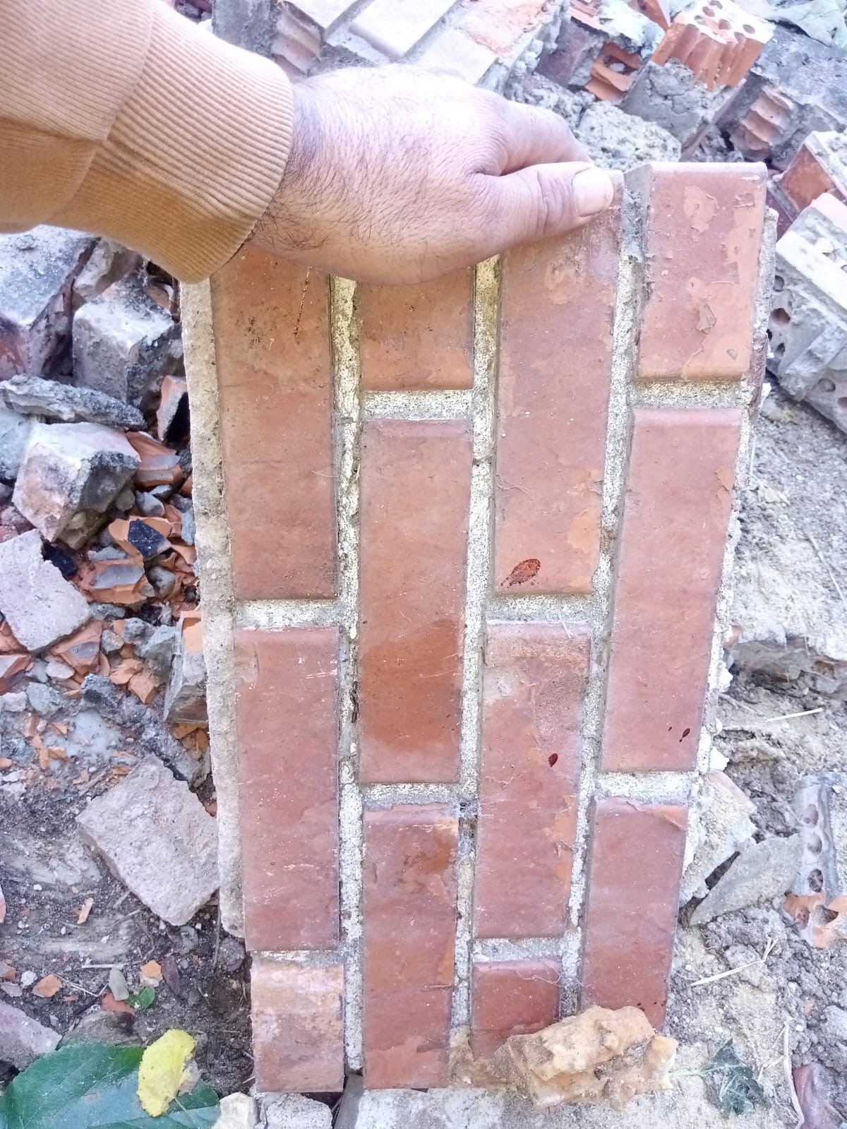 K&uuml;&ccedil;&uuml;k&ccedil;ekmece&rsquo;de &uuml;zerine ş&ouml;mine devrilen &ccedil;ocuk hayatını kaybetti
