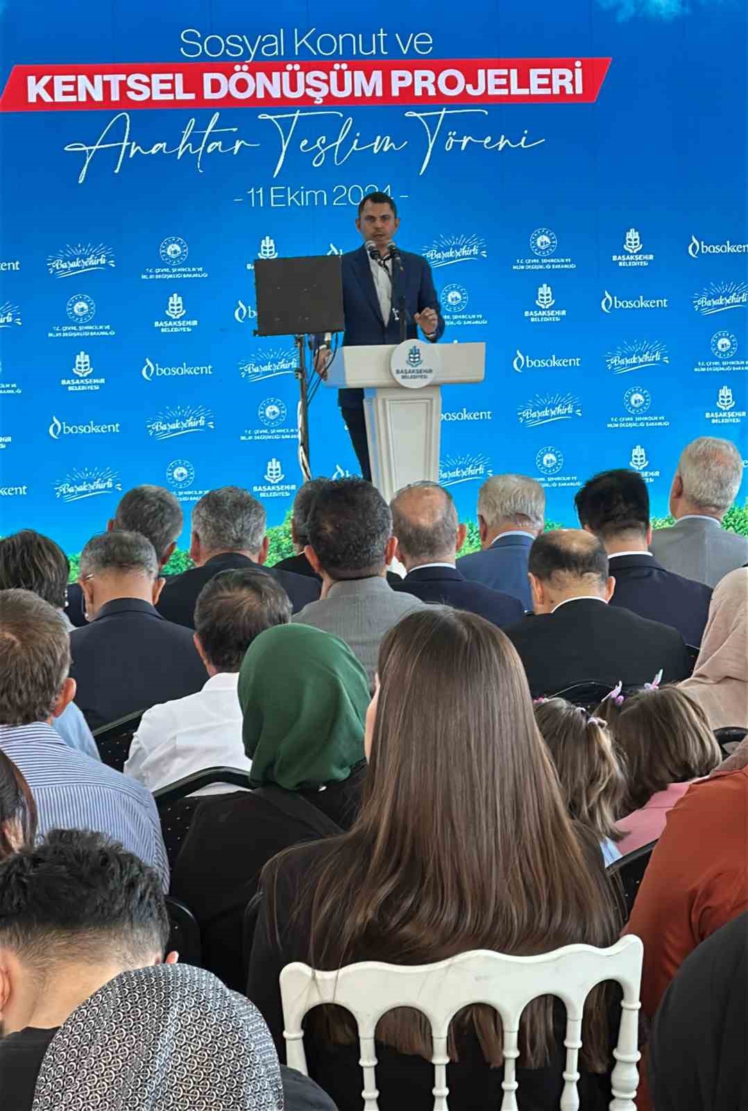 Başakşehir&rsquo;de kentsel d&ouml;n&uuml;ş&uuml;m&uuml; tamamlanan yapıların anahtar teslim t&ouml;reni ger&ccedil;ekleşti
