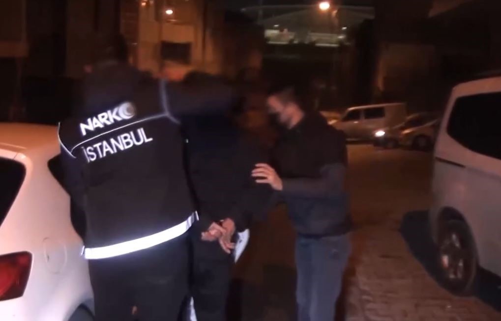 Esenyurt ve Avcılar’da uyuşturucu tacirlerine eş zamanlı şafak operasyonu: 44 gözaltı