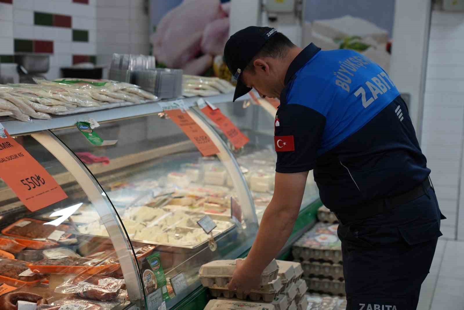 Denizli Büyükşehir zabıtası gıda denetimlerini sürdürüyor
