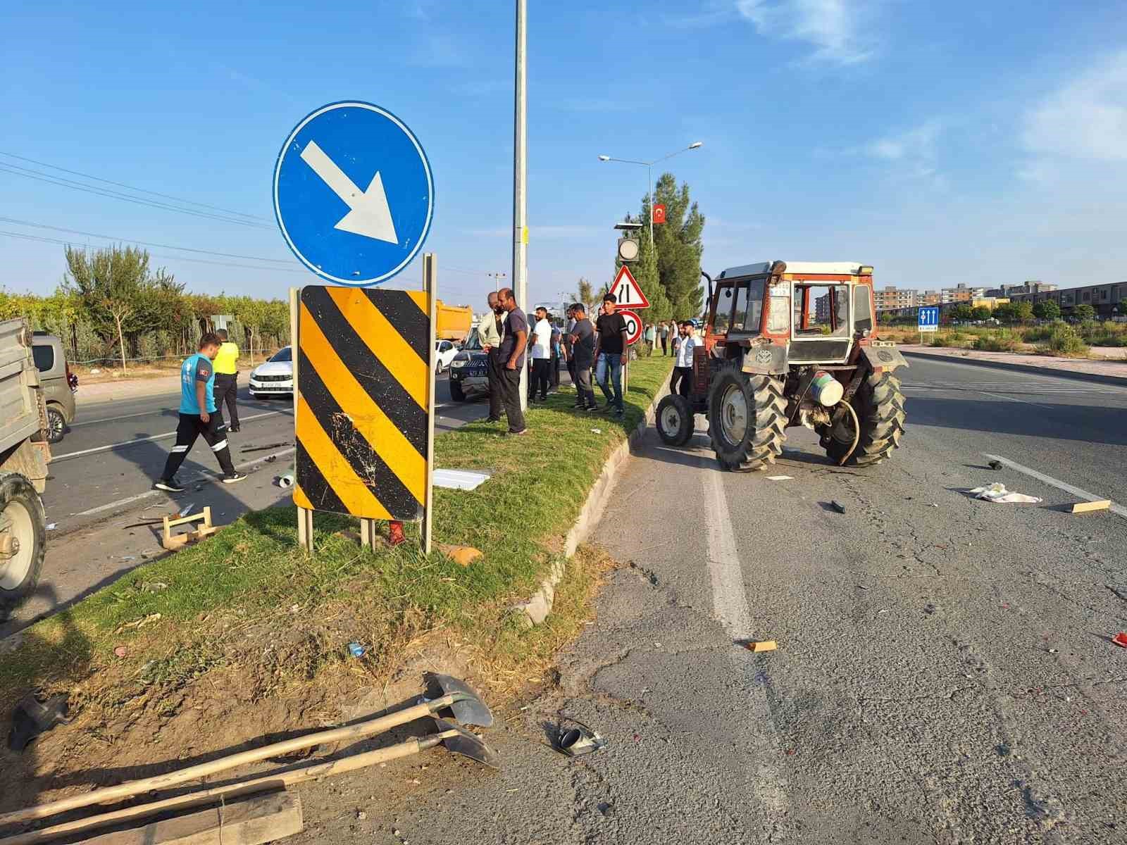 Batman’da traktör ile kamyonet çarpıştı: 3 yaralı